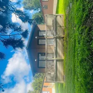 Truemans With Hot Tub Holiday home York