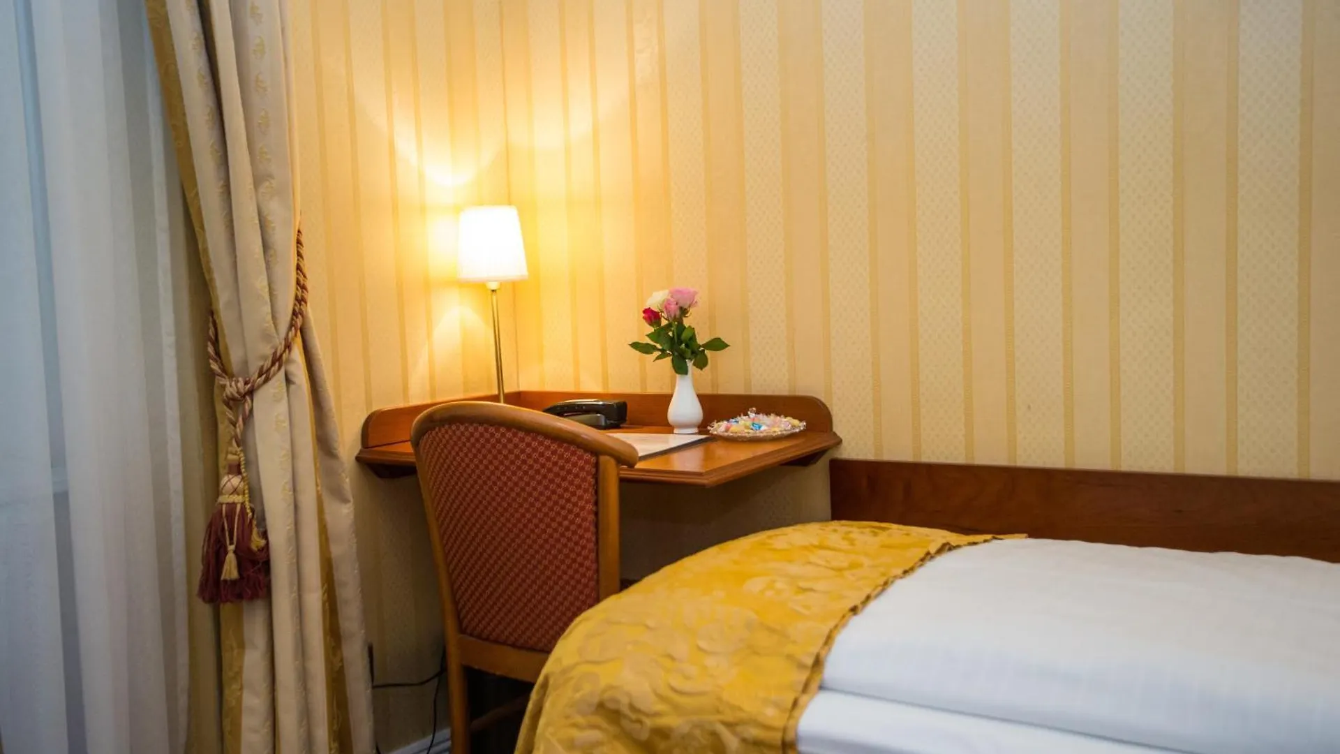 Homestay Opera Am Operneck Self Check In Apartment Vienna Austria